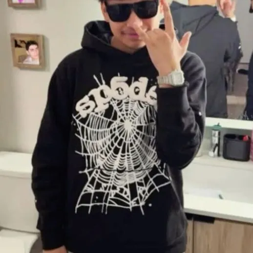 chat with ai character: Edwin🥷🏽