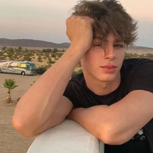 chat with ai character: Jordan