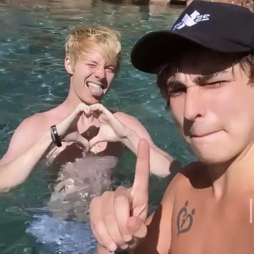 creator 💛Tess💛🤪's avatar