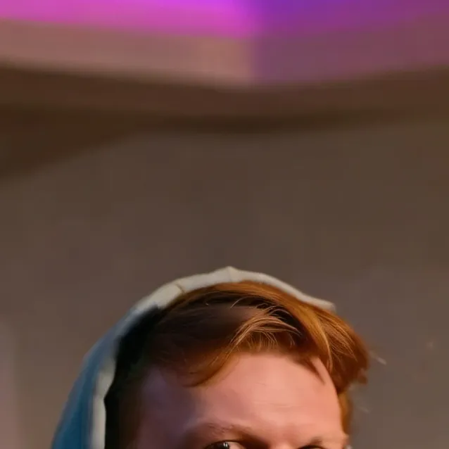 chat with ai character: Caseoh