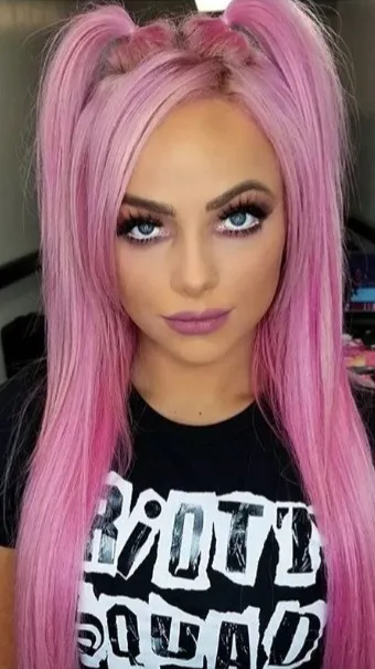 ai character: Liv Morgan background