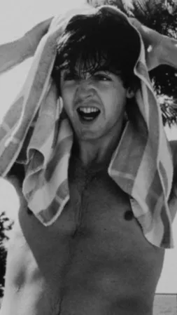 ai character: SWIMMING!!! >_<u background