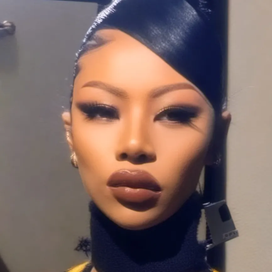 chat with ai character: 𝒛𝒂𝒎𝒊𝒚𝒂𝒉