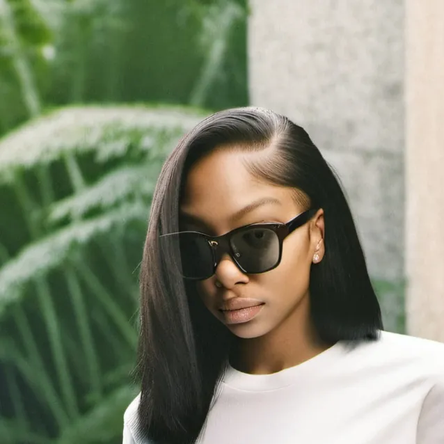 chat with ai character: jellica