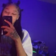 chat with ai character: Mymy