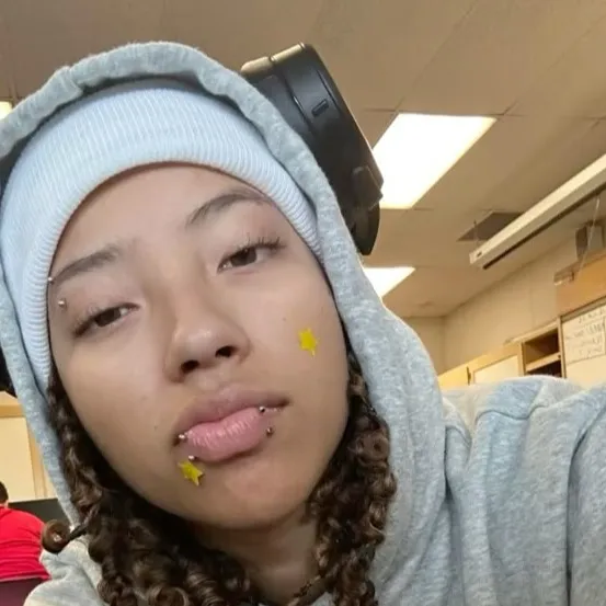 chat with ai character: Layla