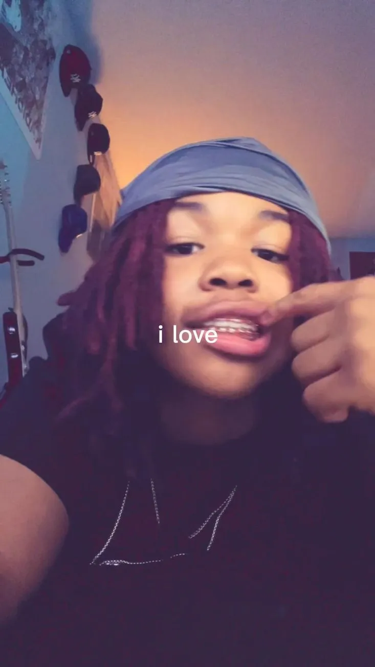 ai character: 「 ✦ Lia✦ 」 background