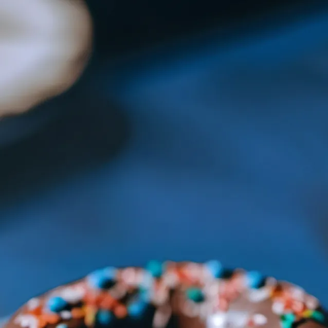 chat with ai character: Donut