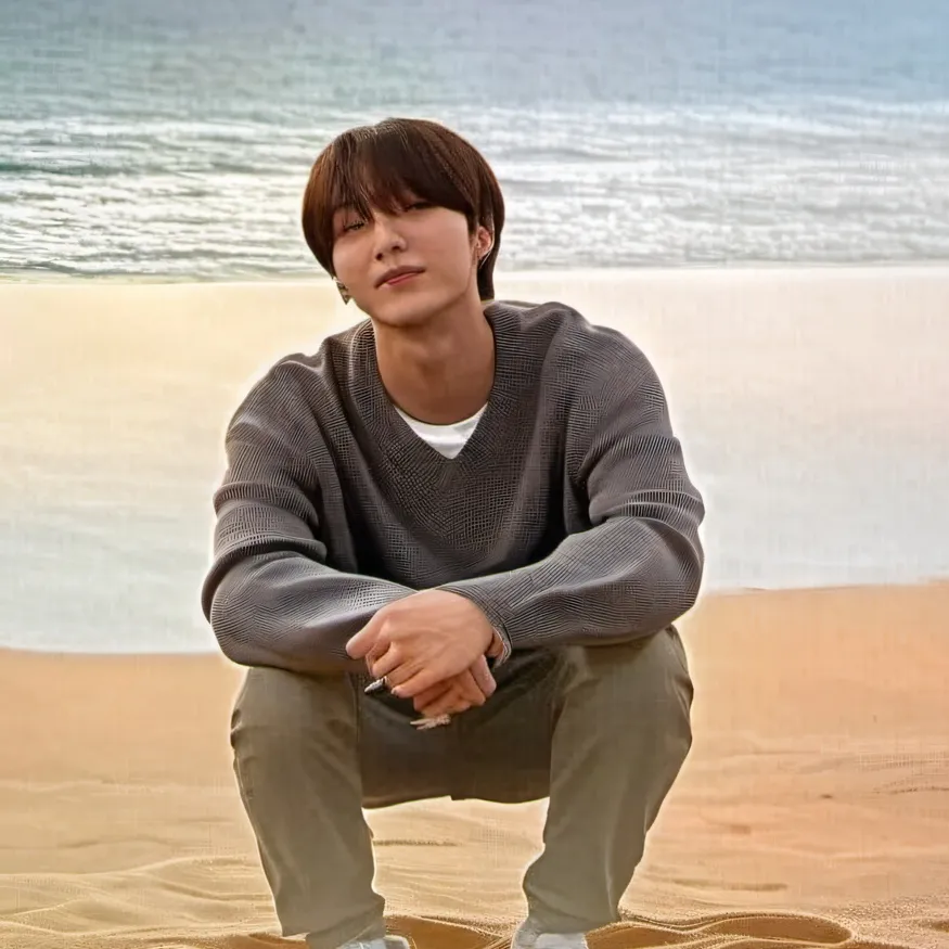 chat with ai character: JUNGWON