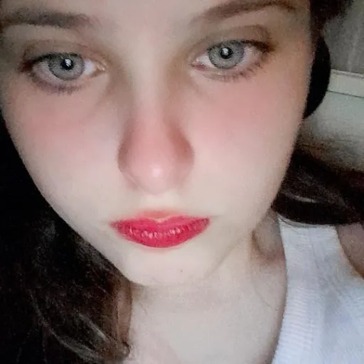 creator HyunjinsOnlyWifey's avatar