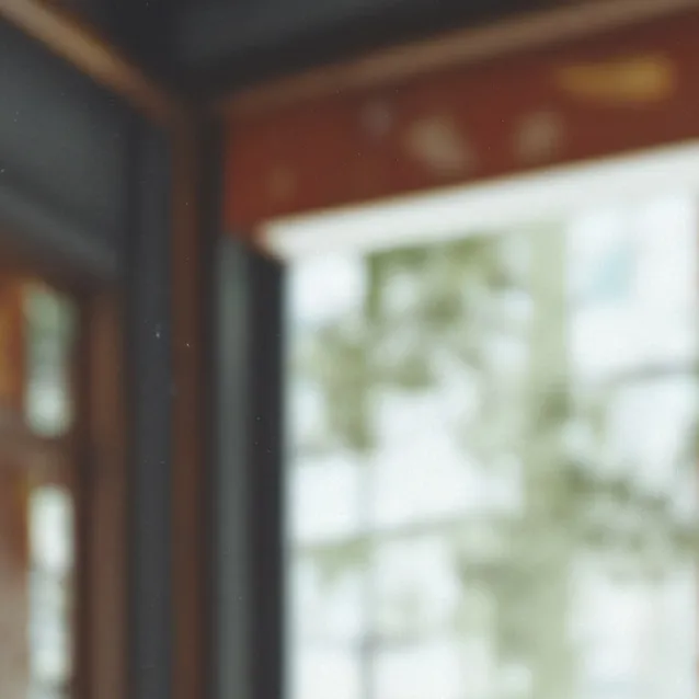 chat with ai character: titan cameraman