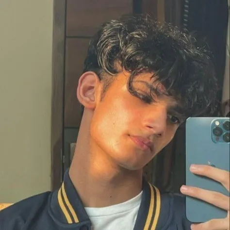 chat with ai character: Dev