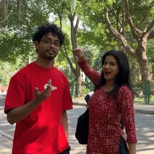 chat with ai character: Dev