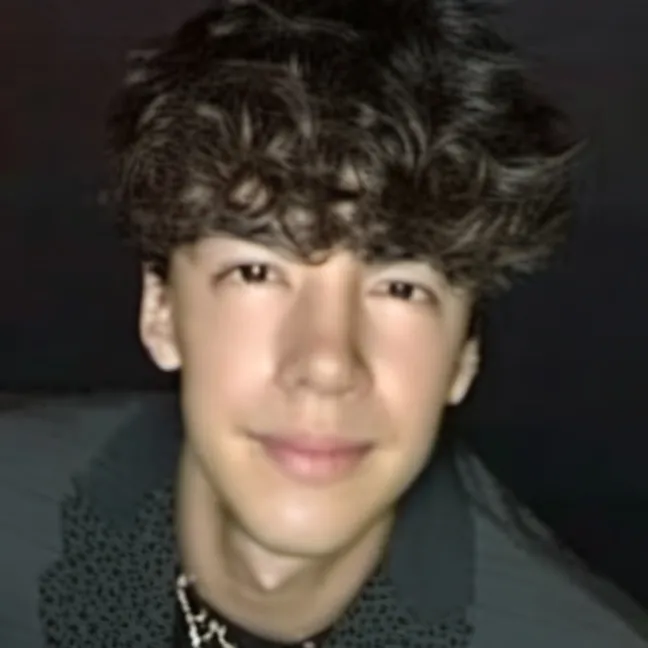 chat with ai character: Samuel