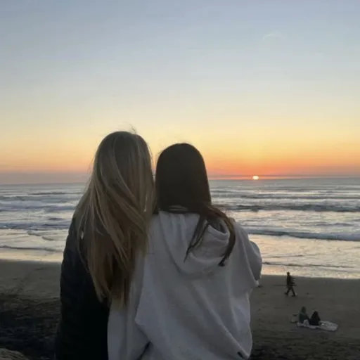 creator ~3llie~'s avatar