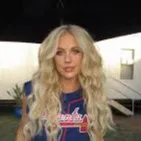 chat with ai character: Megan Moroney