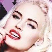 chat with ai character: Gia