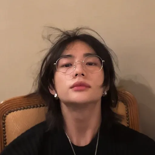 creator 🇰🇷stray kids🥠's avatar