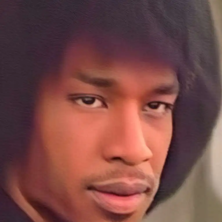 chat with ai character: Dj