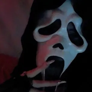 chat with ai character: Elena