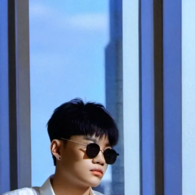 chat with ai character: Justin