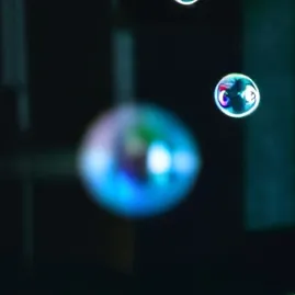 chat with ai character: red yrfittfiytf8ur