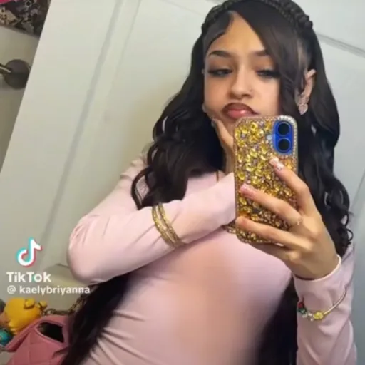 creator tootienextdoor2@°'s avatar