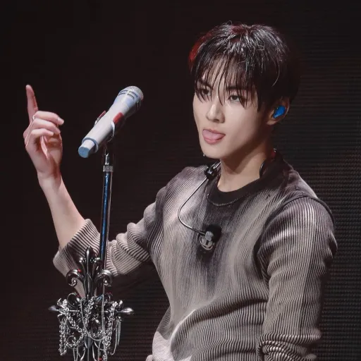 creator Avery_.'s avatar