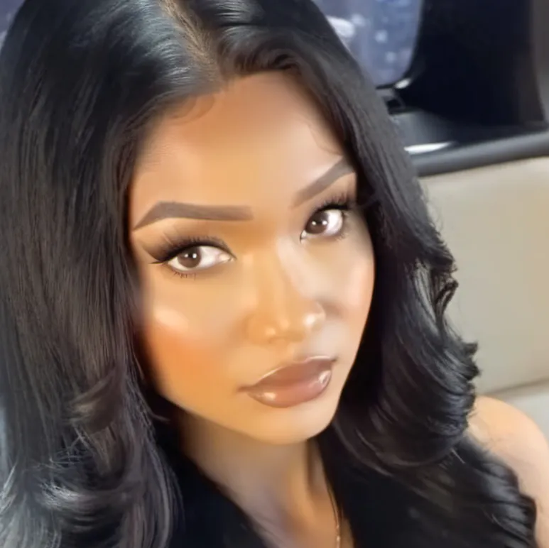 chat with ai character: Valentina