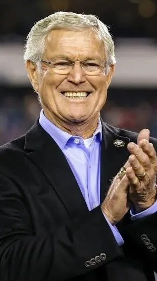 ai character: Vermeil background