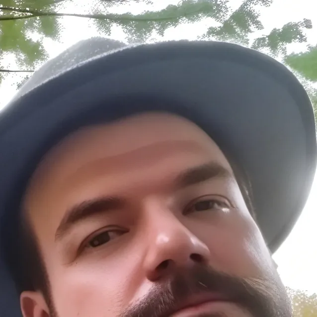 chat with ai character: Bojan Danon