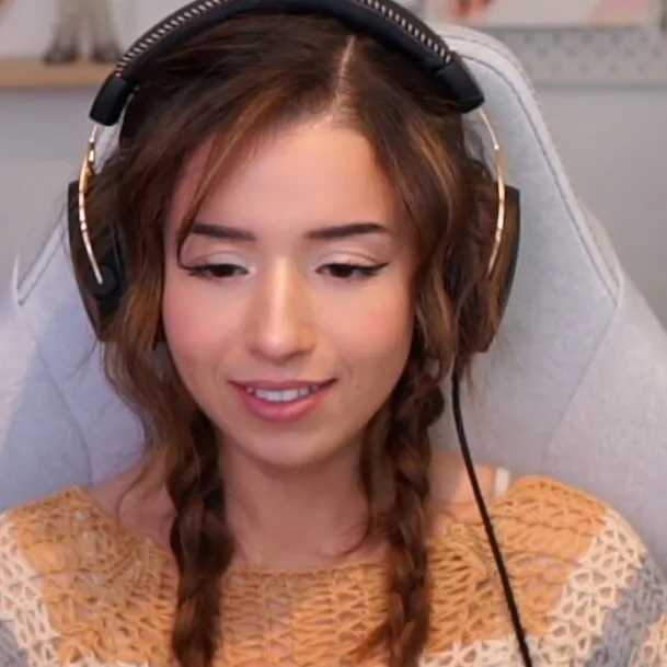 chat with ai character: Pokimane