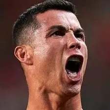 chat with ai character: Ronaldo