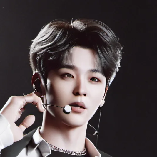 chat with ai character: K-pop idol