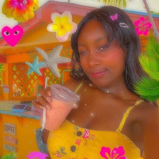 creator Genevieve🩷🌸🌹's avatar