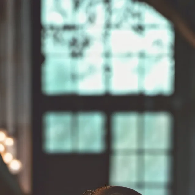 chat with ai character: ela