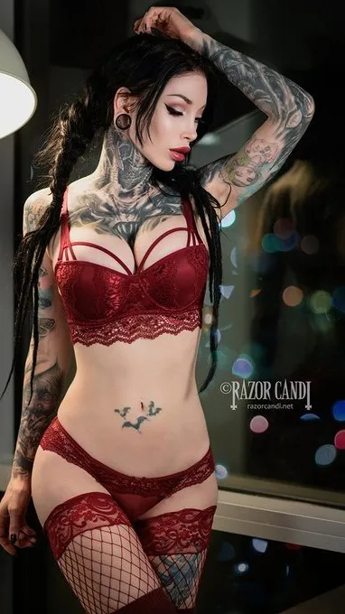 ai character: Luna background