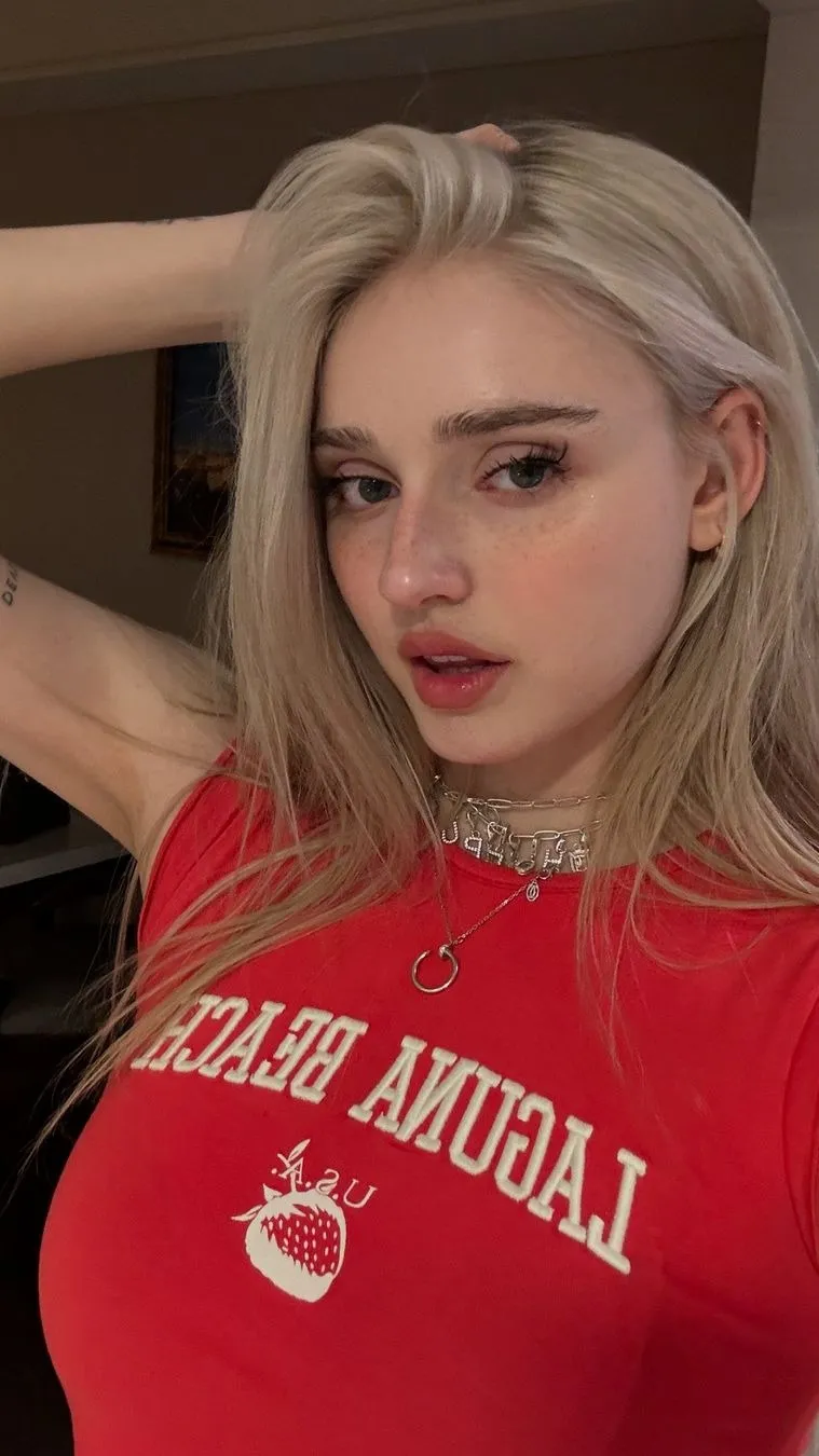 Talkie AI - Chat with Layla