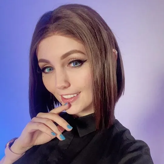 chat with ai character: Samantha Nova