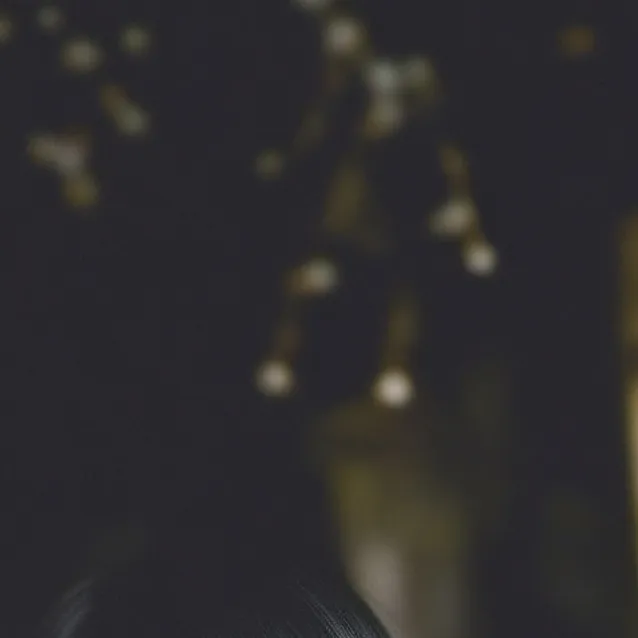 chat with ai character: smiling cryislas 