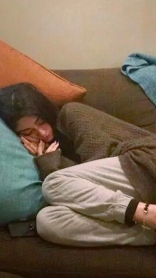 ai character: Stacie😉 background