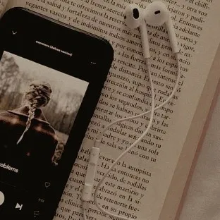 chat with ai character: Family:)