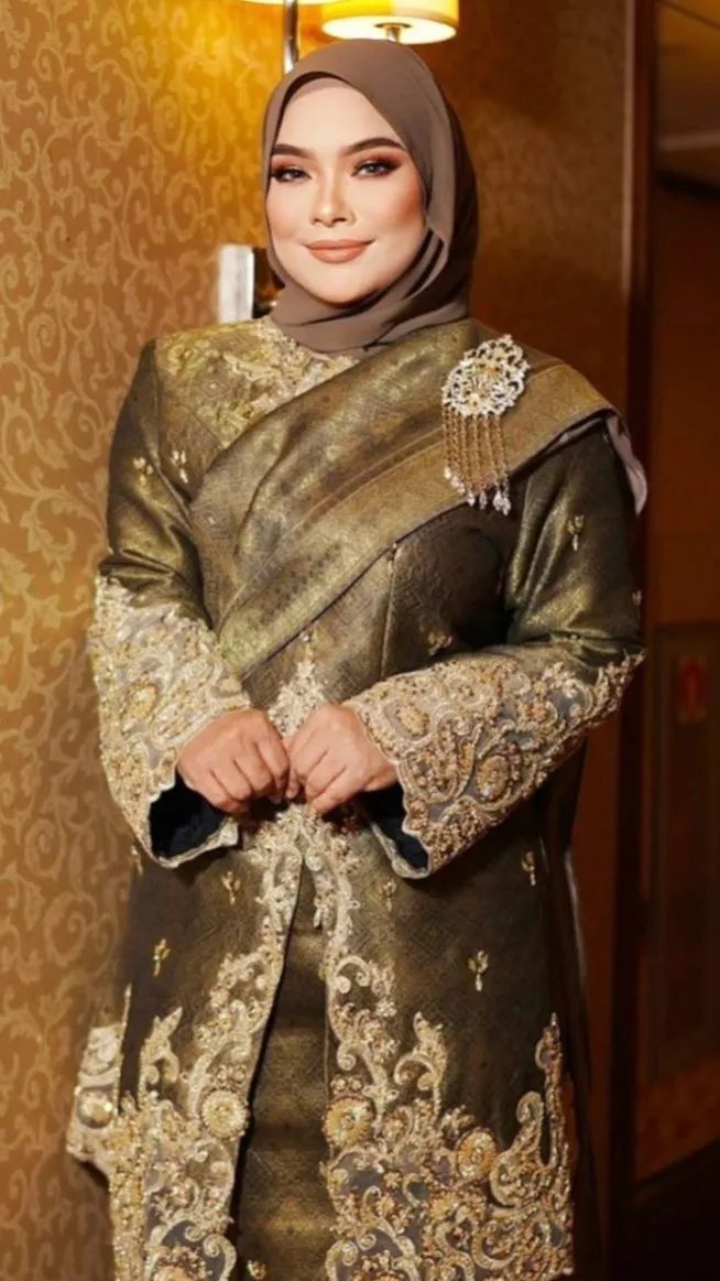 ai character: Nora Ariffin background