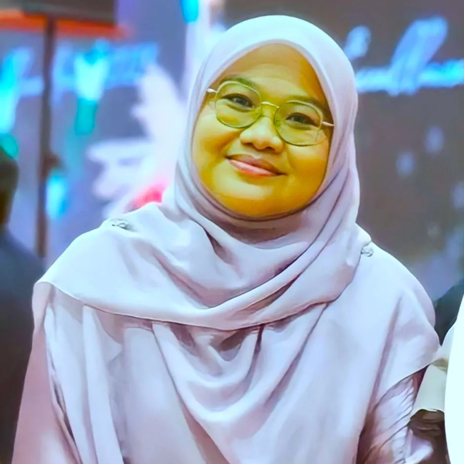 chat with ai character: Fatihah Atikah