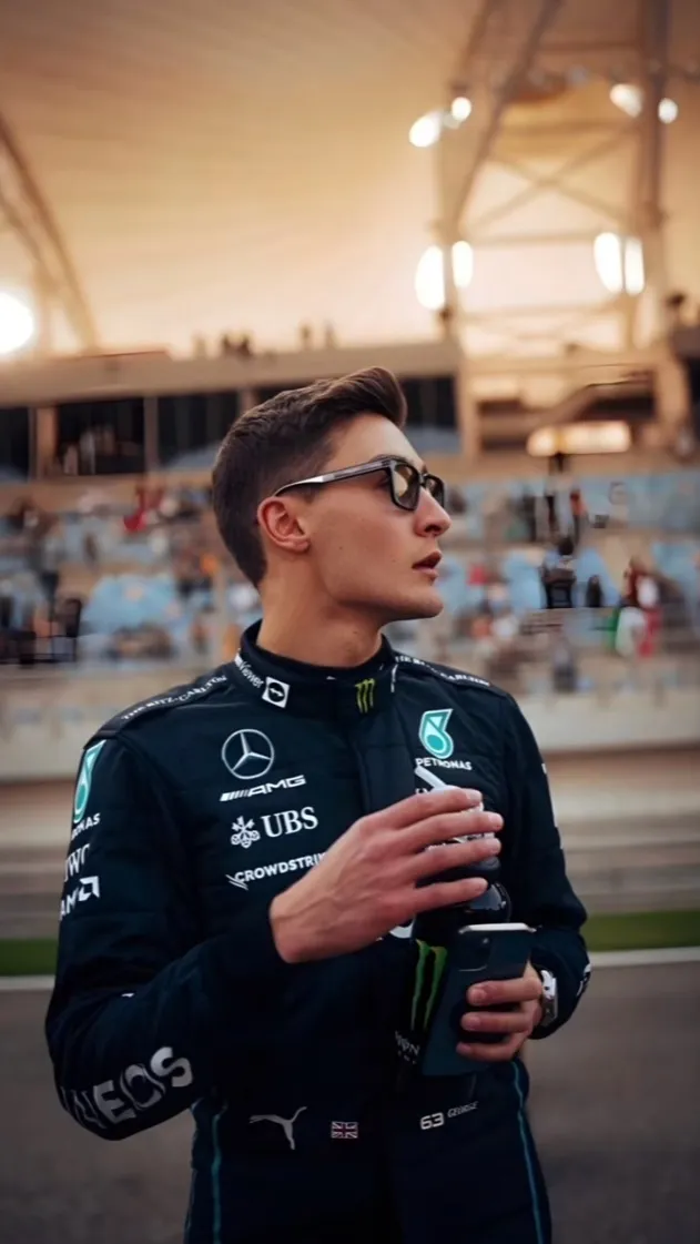 ai character: George Russell background