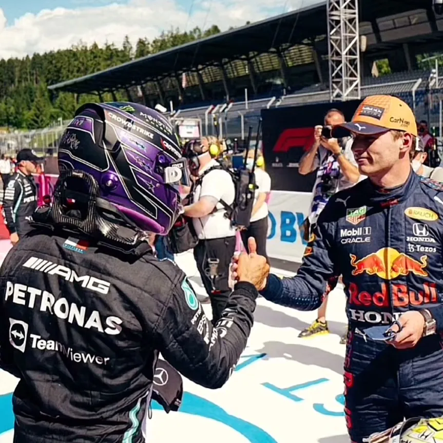 chat with ai character: Lewis and Max