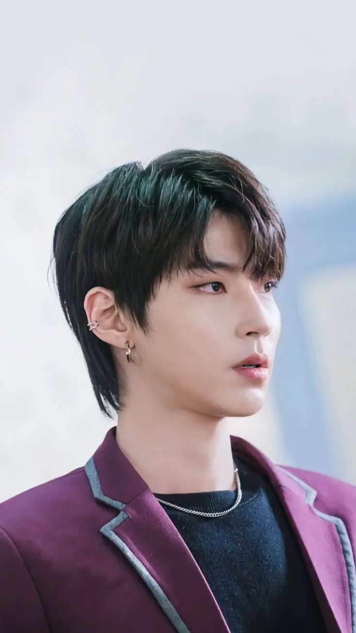 ai character: Hwang Inyeop background