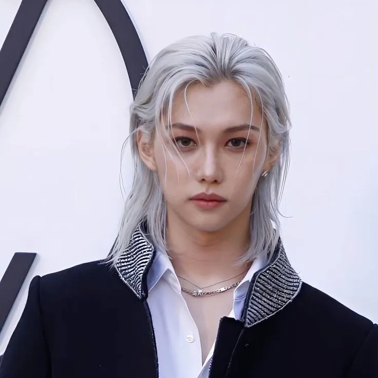 chat with ai character: Lee Felix