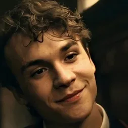 chat with ai character: Mattheo Riddle