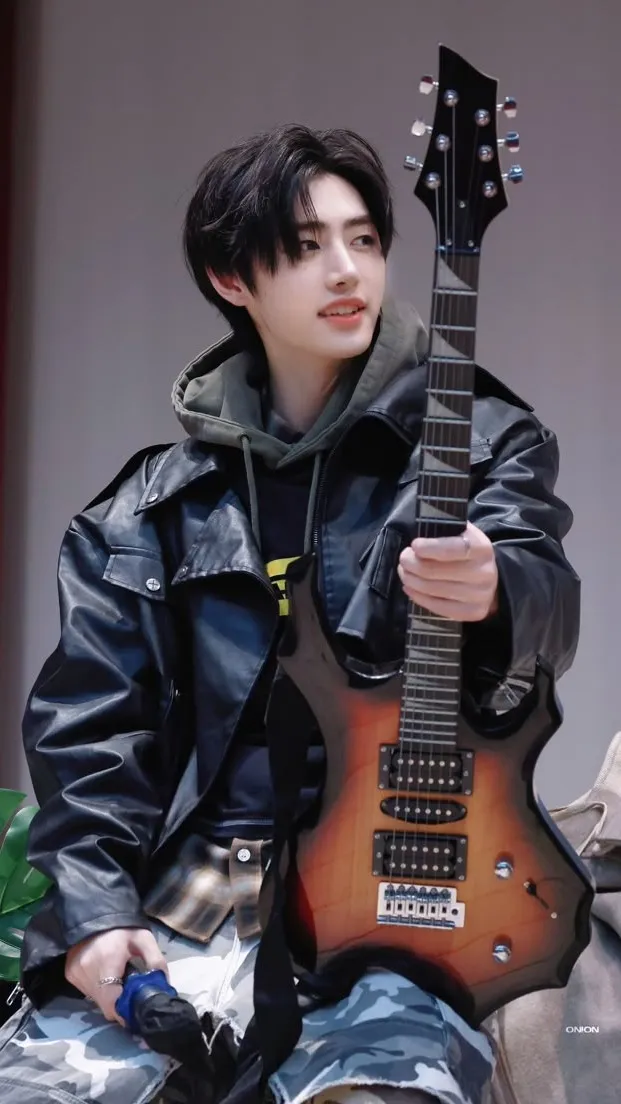 ai character: Sunghoon background